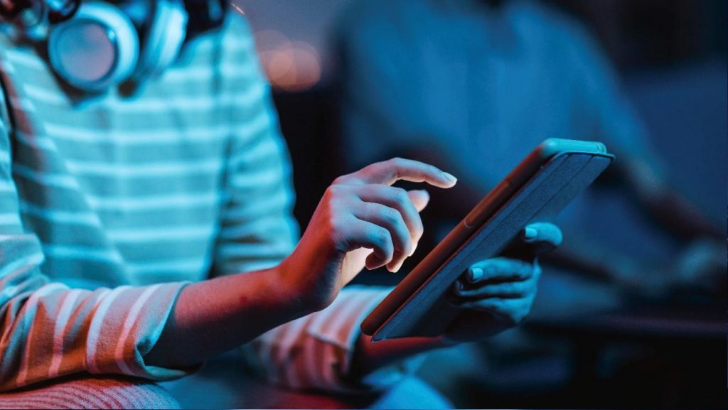 1471 Brindes com Tecnologia Embutida O Futuro dos Presentes Corporativos