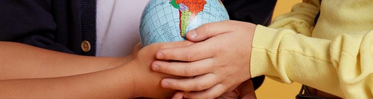 Brindes com Impacto Social Como Presentear e Fazer a Diferença