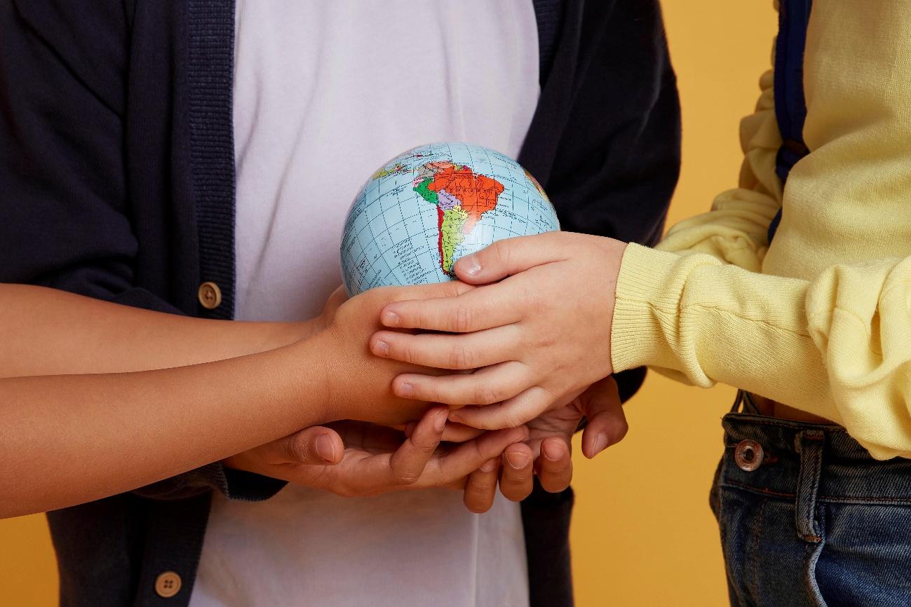 Brindes com Impacto Social Como Presentear e Fazer a Diferença