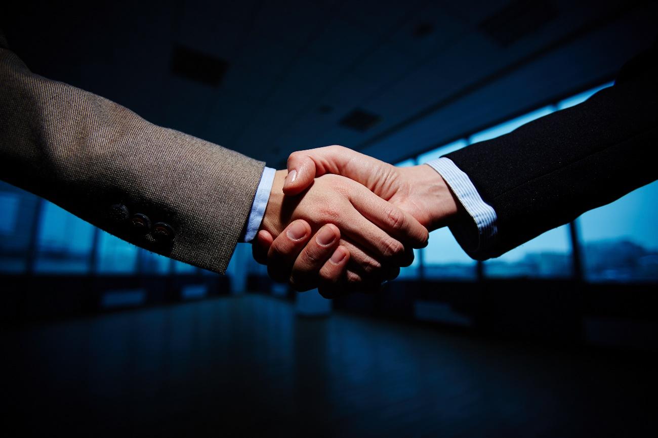 Brindes que Conectam Pessoas Ideias para Estimular o Networking