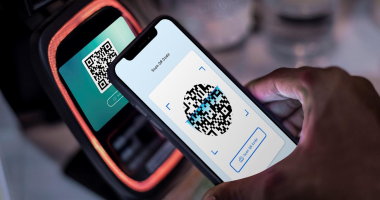 Comparativo: Brindes com Tecnologia NFC vs. QR Code, Qual é Melhor?
