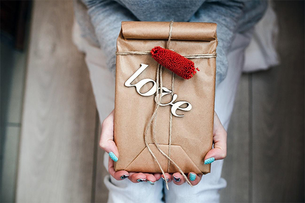 Vantagens de Personalizar Kits de Brindes para Clientes
