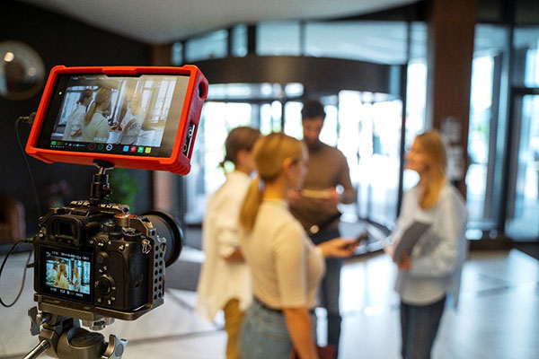 Do Virtual ao Físico: Ideias de Brindes para Eventos Híbridos