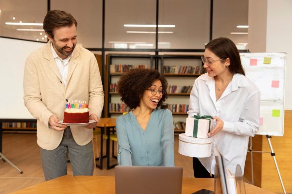 5 ideias de brindes criativos para funcionários